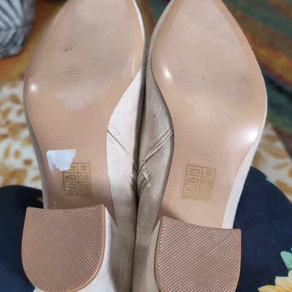 JOURNEE..Cream Knee-High Heeled Boots with Chunky Heel - Picture 3 of 10